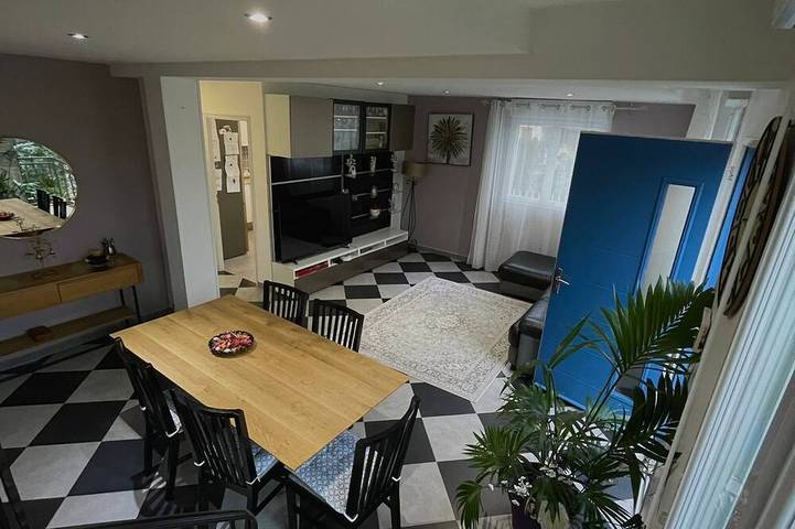 Location de vacances pour 8 personnes, avec jardin et balcon à Chennevières-sur-Marne