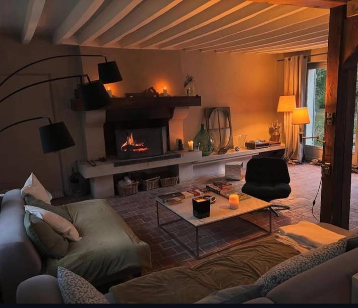 Location de vacances pour 11 personnes, avec Terrasse ainsi que Jardin et Piscine à Sougères-en-Puisaye