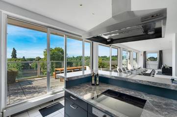 Ferienwohnung für 12 Personen, mit Balkon und Whirlpool in Mönchengladbach