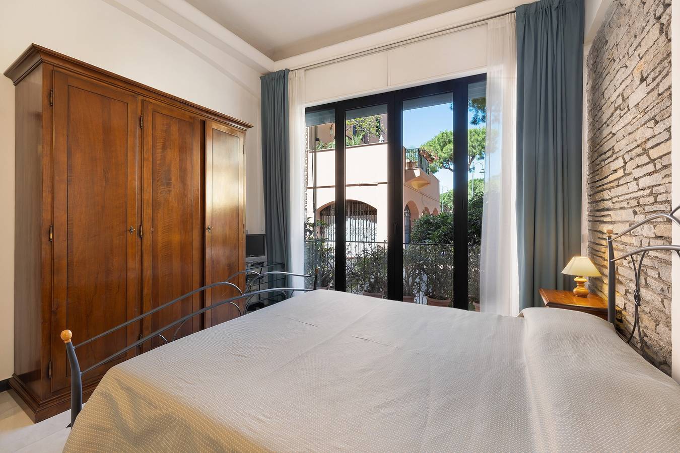 Appartamento intero, Appartamento vacanze '5 Mehari' con balcone, aria condizionata e Wi-Fi in Varigotti, Comune di Finale Ligure