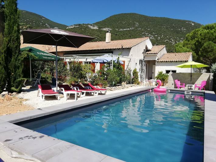 Appartement entier, Gemütliche Ferienwohnung umgeben von provenzalis in Rustrel, Parc naturel régional du Luberon