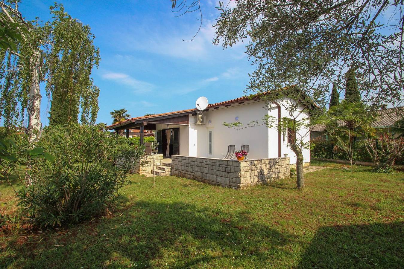 Hundefreundliches Ferienhaus nur 100 Meter zum Strand mit Grillbereich in Novigrad, Umag und Umgebung