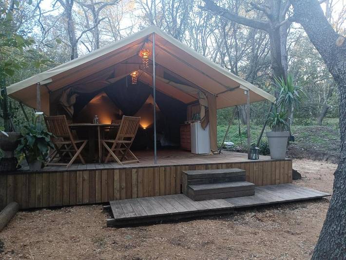 Gîte pour 4 personnes, avec vue ainsi que jardin et terrasse à Vers-Pont-du-Gard - 2