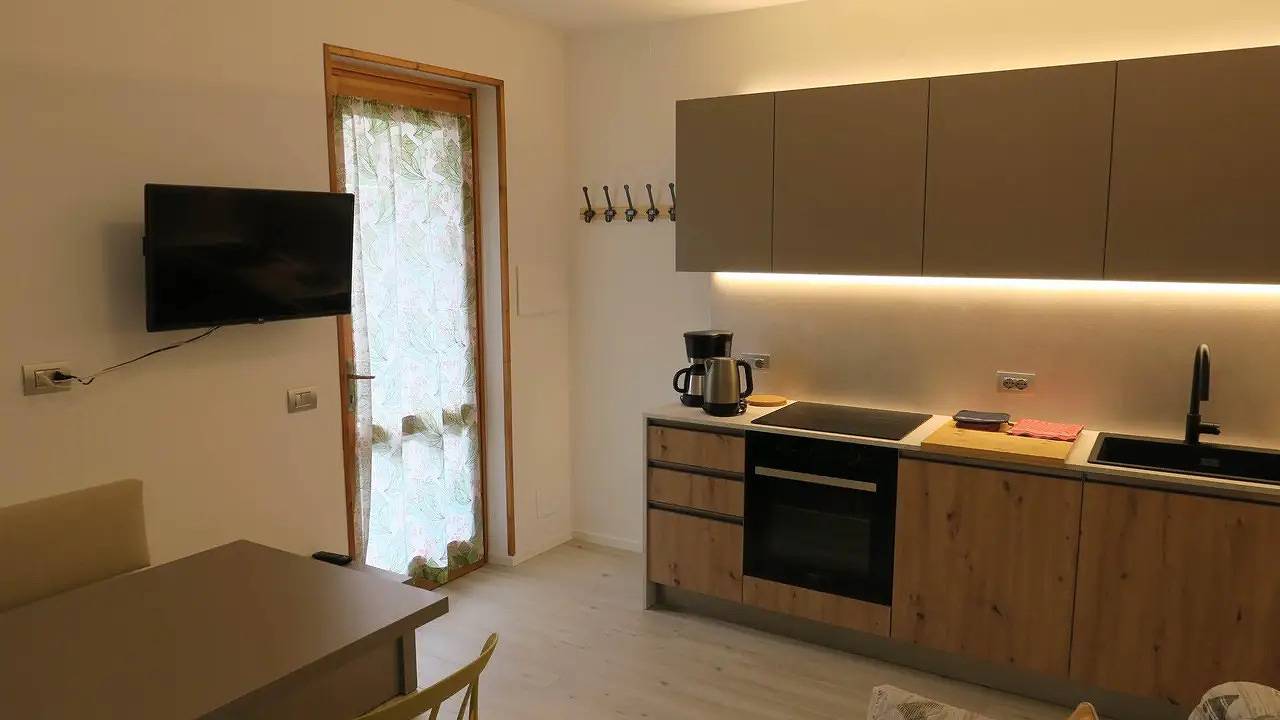 Geheel vakantieappartement, Vakantieappartement voor 4 personen met tuin in Pur, Ledro