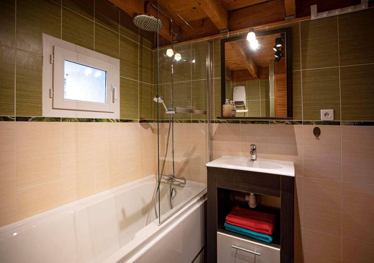 Appartement entier, Two-Bedroom Apartment in Bouzigues, Côte méditerranéenne (France)
