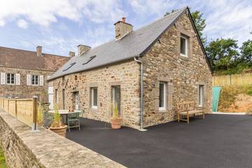 Gîte pour 5 personnes, avec jardin et terrasse à Siouville-Hague