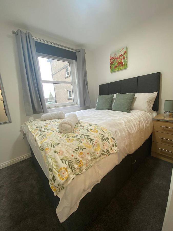 Entire apartment, Two-Bedroom Apartment in Dunfermline, Fife region