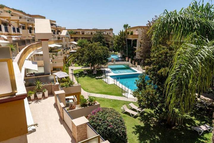 Ferienwohnung für 2 Personen, mit Ausblick und Pool sowie Terrasse - 1