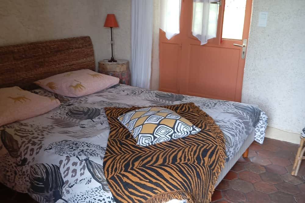 Chambre dans chaumière à la campagne à 2 kms de la pointe de la torche in Penmarch, Région de Quimper