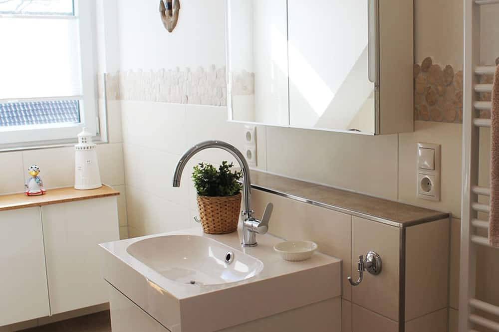 Ganze Wohnung, Modern und Liebevoll eingerichtete Ferienwohnung auf Langeoog mit 2 Balkonen in Langeoog