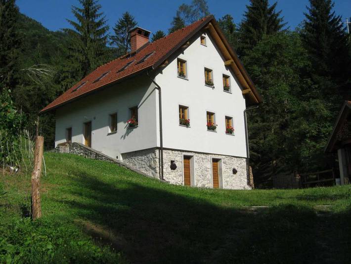 Location de vacances pour 8 personnes, avec Balcon ainsi que Terrasse et Jardin à Tolmin