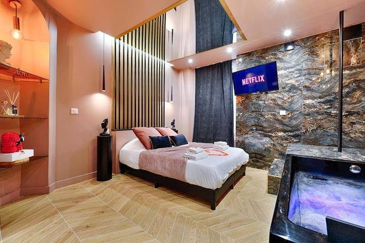Location de vacances pour 2 personnes, avec Jacuzzi à Yerres