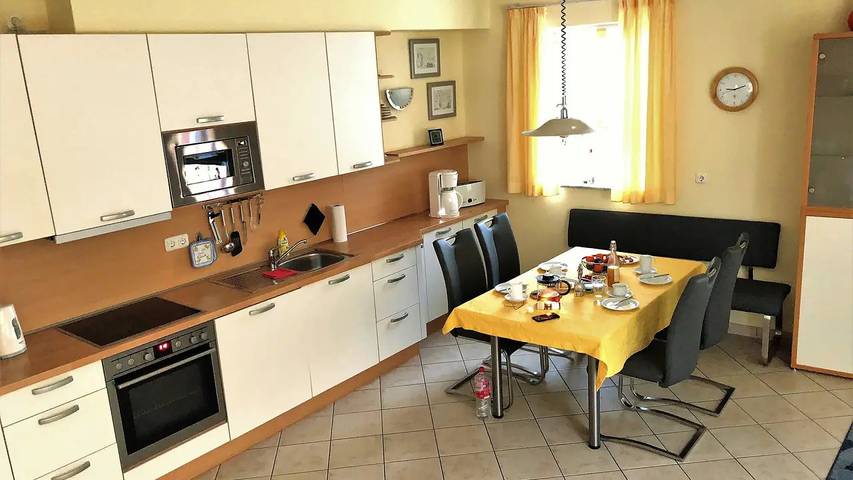 Ferienhaus für 6 Personen, mit Sauna und Garten sowie Terrasse in Binz - 4