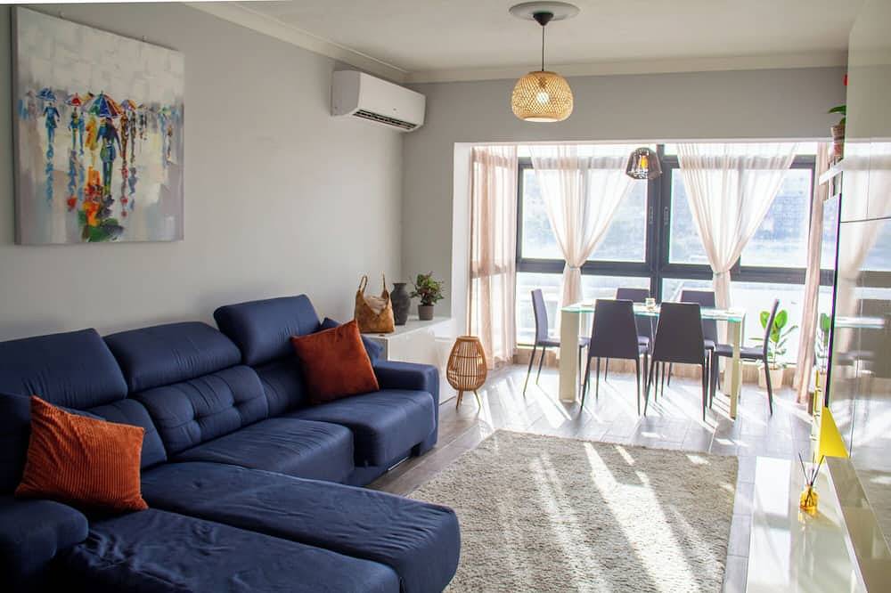 Ganze Wohnung, Stunning Beachfront Apt - Your Paradise Getaway in Naxxar, Insel Malta