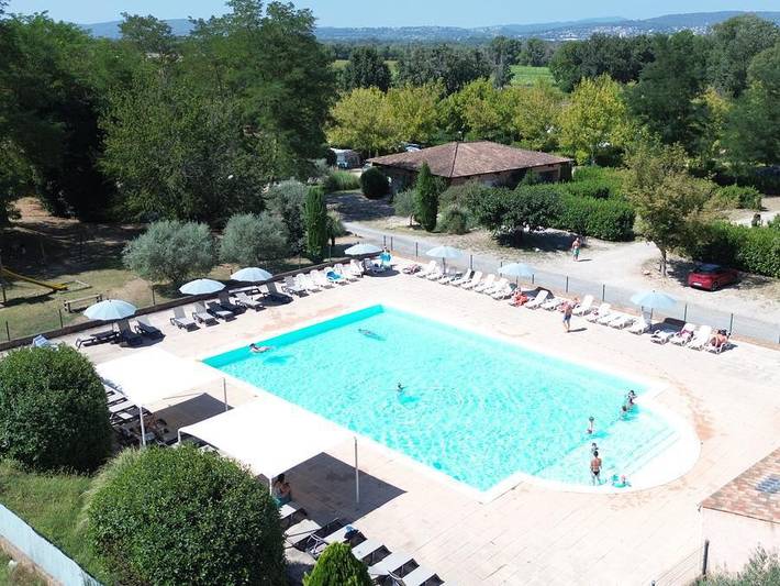 Camping pour 6 personnes, avec Terrasse
