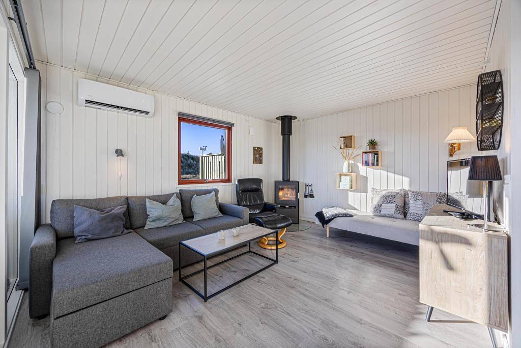 Gemütliches Ferienhaus mit schöner Terrasse und Kamin in Skodbjerge, Haurvig