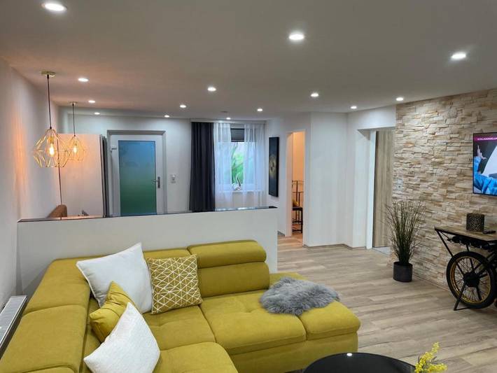 Ganze Wohnung, Haustierfreundliche Ferienwohnung 'Stylisches Kellerloft' mit Wlan in Arzl, Innsbruck