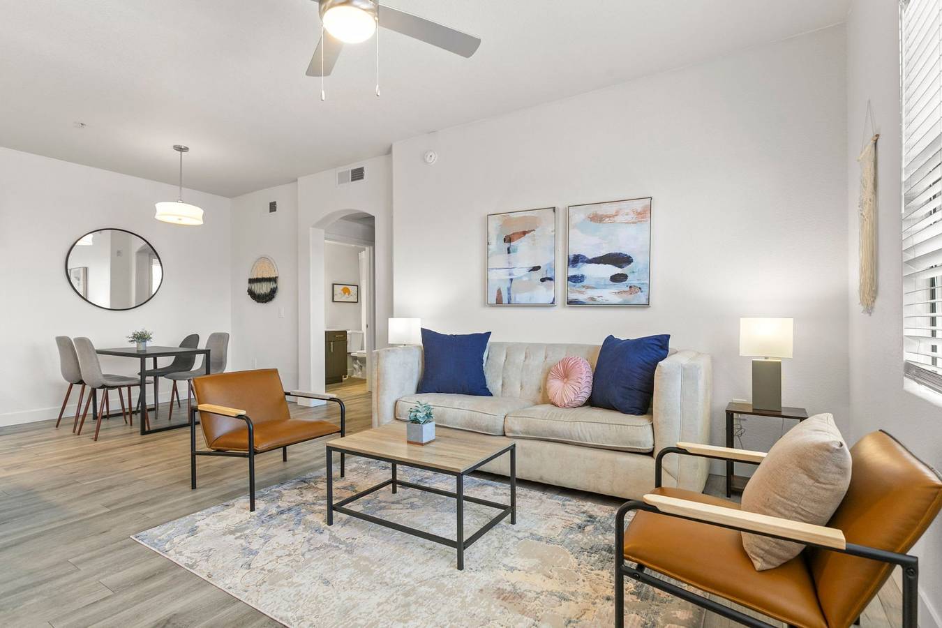 Ganze Wohnung, Cozysuites Glendale by the stadium w pool 11 in Glendale, Maricopa County