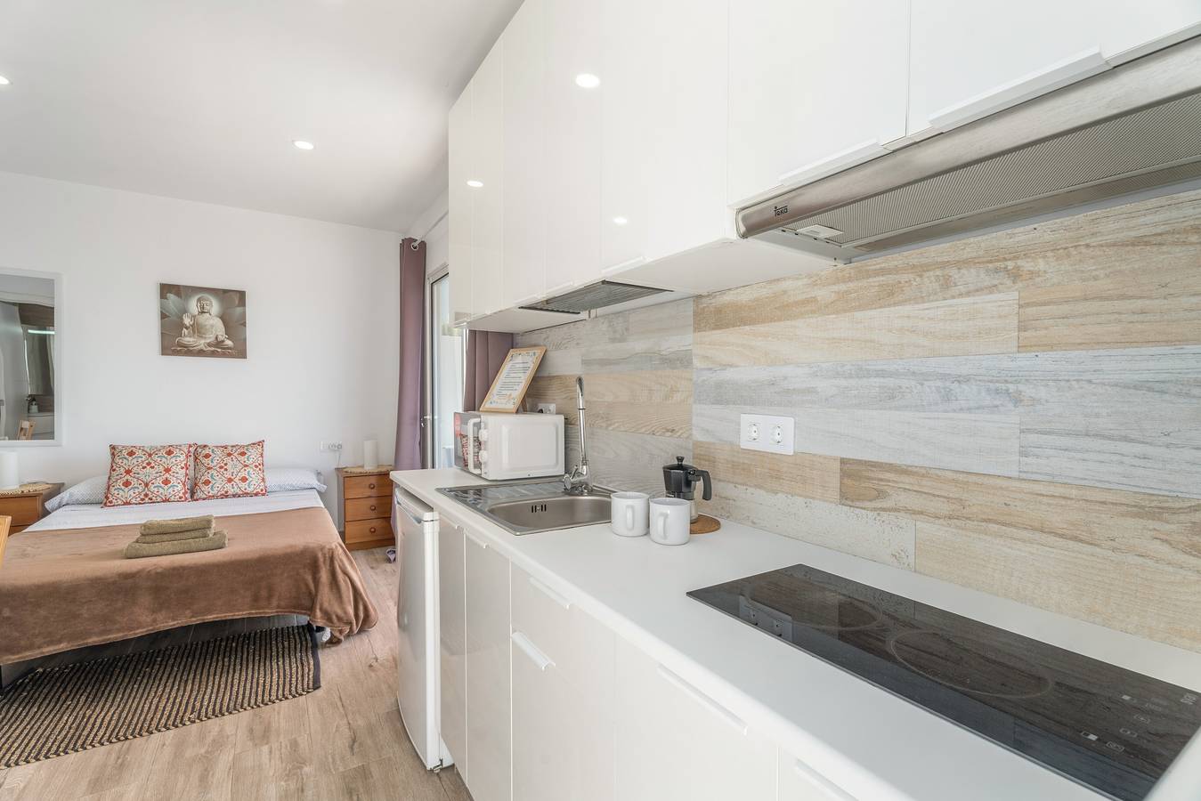 Hel studio-lejlighed, Vacation Studio 'Centrico Con Terraza Privada' with Mountain View, Balcony and Wi-Fi in Arona, Tenerife syd