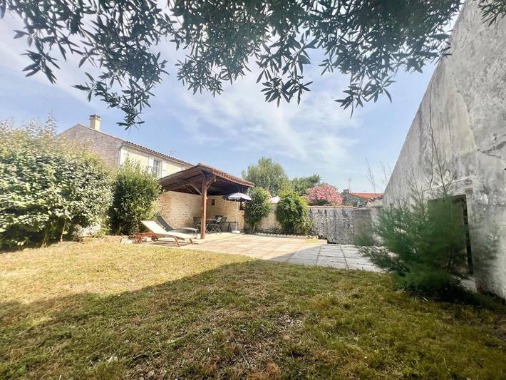 Gîte pour 6 personnes, avec jardin à Saint-Coutant-le-Grand - 2
