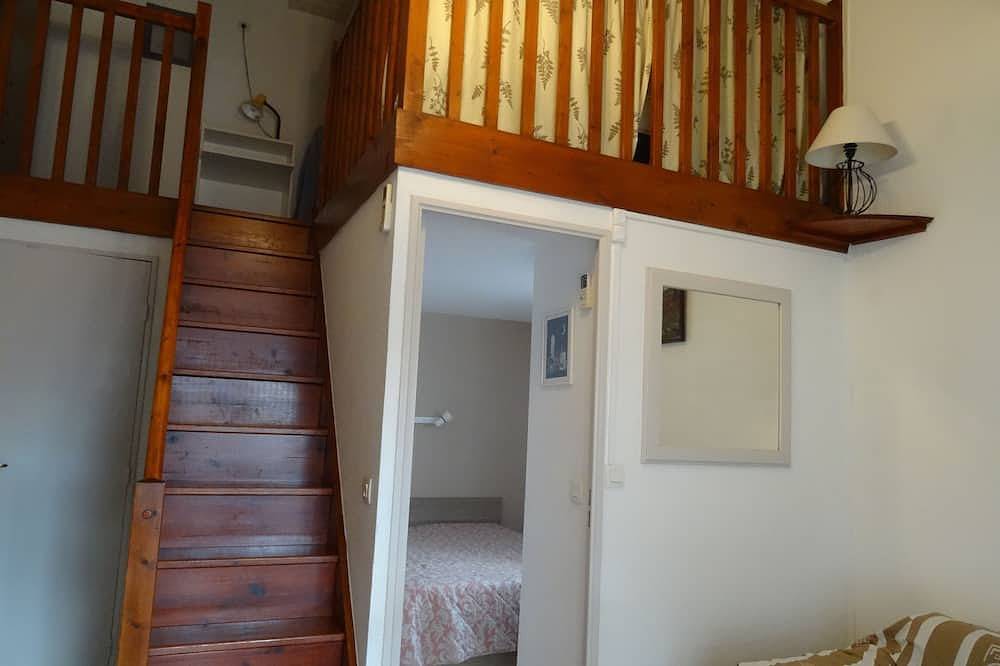 Maison 4 Pers Dans Résidence Avec Piscine in Saint-Laurent-d'Aigouze, Côte d'Améthyste