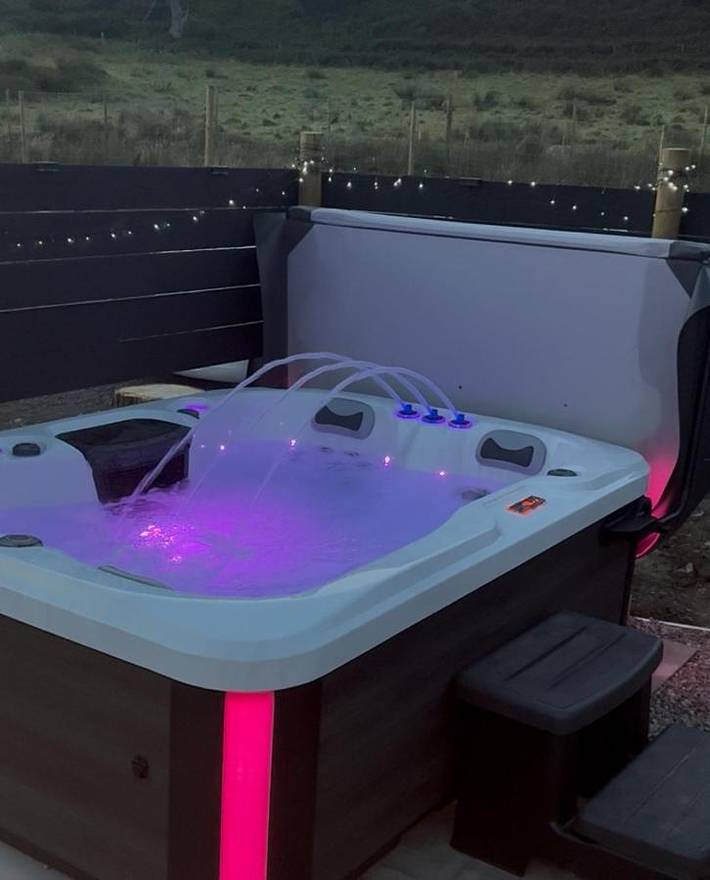 Glamping for 3 people, with Balcony and Terrace as well as Hot tub and Garden in Oban