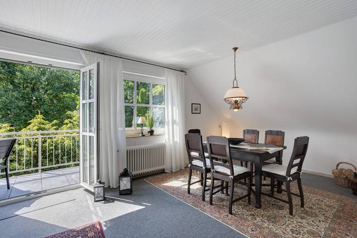 Entire apartment, Apartment 'Ferienwohnung Riedel' with Balcony and Wi-Fi in Sundern, Sorpesee