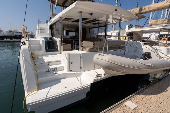 Bateau pour 10 personnes dans Port Pin Rolland