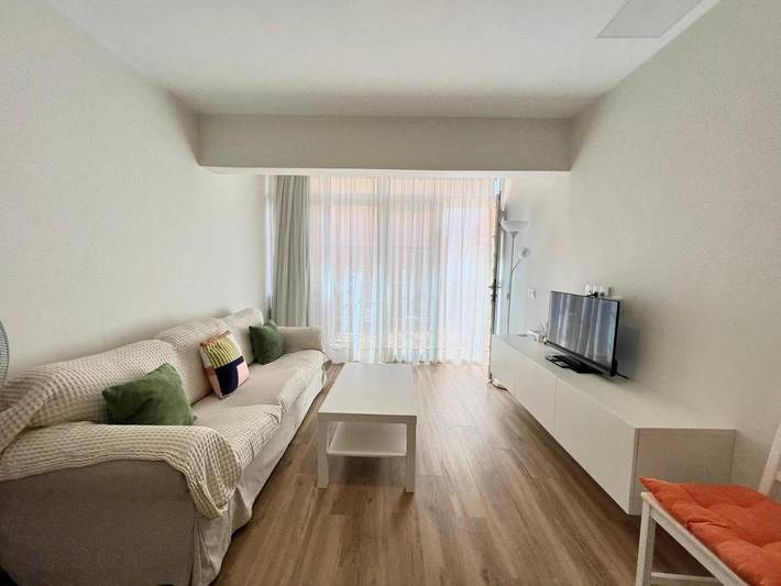 Apartamento para 2 personas, con balcón y vistas además de jardín y piscina en Patalavaca
