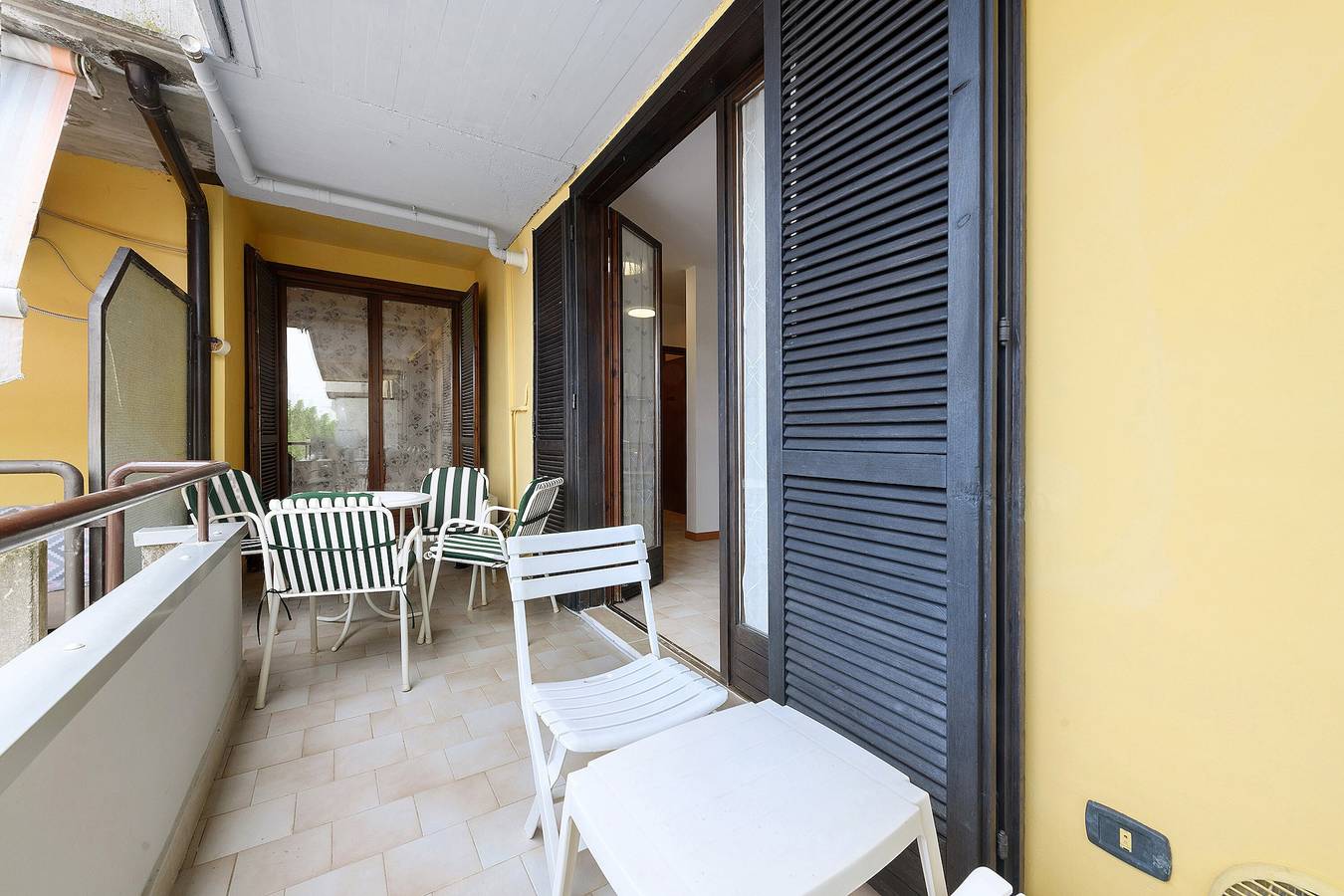 Appartamento intero, Appartamento 'Rosa Gardesana' con Piscina Condivisa, Wi-Fi e Aria Condizionata in Rivoltella del Garda, Desenzano del Garda