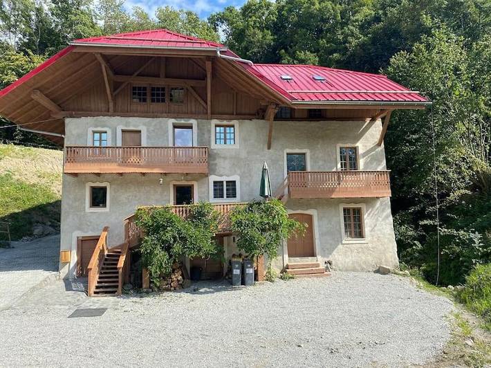 Location de vacances pour 15 personnes, avec vue et jardin, animaux acceptés à Bonvillard