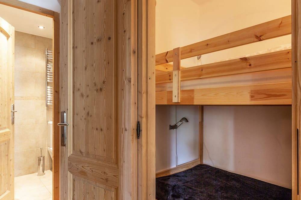 Entire apartment, Contemporary Ski-In/Ski-Out Apt with Village View and Close to Kids' Area, Val-d'Isère in Val-d'Isère, Vanoise National Park