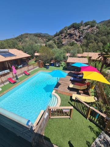Chambre d’hôte pour 3 personnes, avec terrasse ainsi que jacuzzi et piscine en Corse