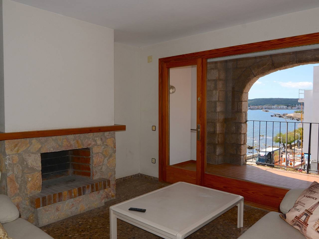 Geheel appartement, Spacious apartment in L'Escala for 10 people with parking and terrace in L'Escala, Upper Empordà