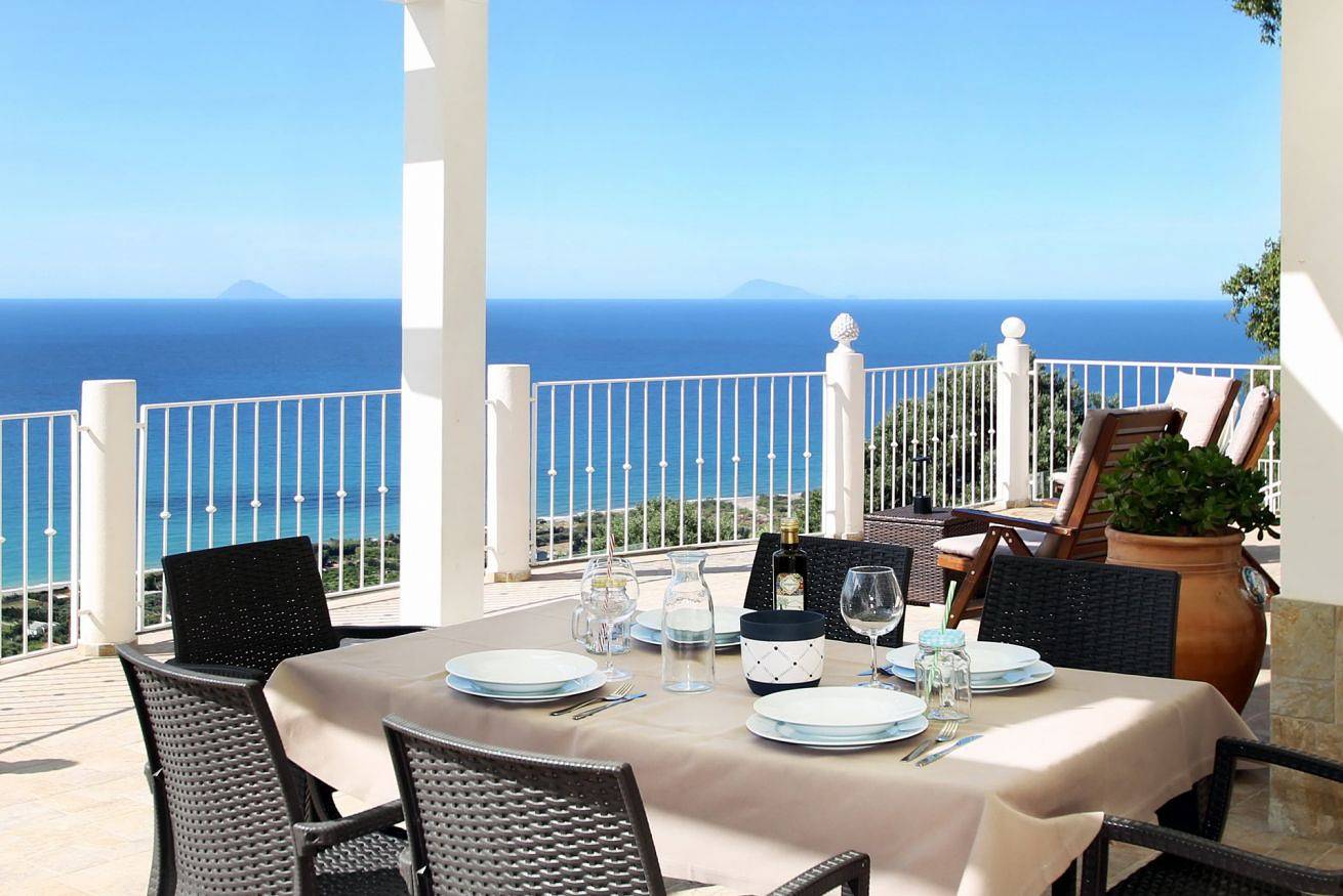 Apartamento inteiro, Villa Dammuso – Exclusive Villa with Infinity Pool and Sea View in Caronia, Messina (província)