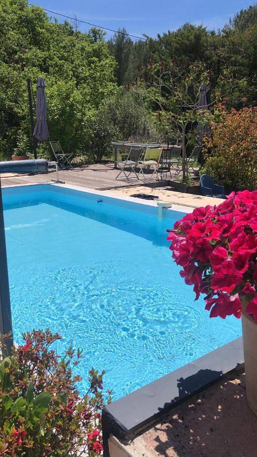 Gîte pour 4 personnes, avec piscine et jardin à Fuveau - 2