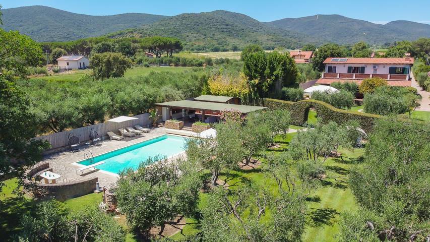 Villa for 9 people, with Garden and Sauna in Castiglione della Pescaia