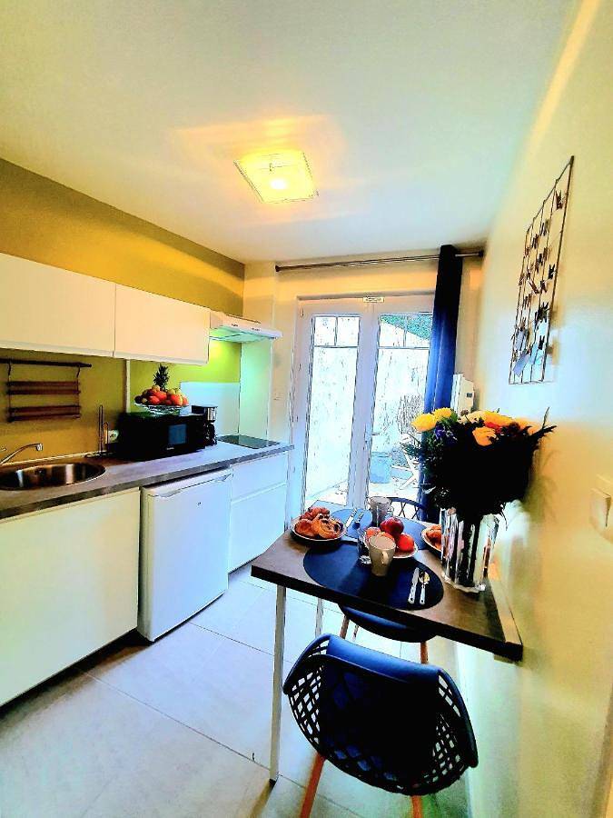 Appartement entier, Studio with Terrace in Boulogne-sur-Mer, Région de Boulogne-sur-Mer