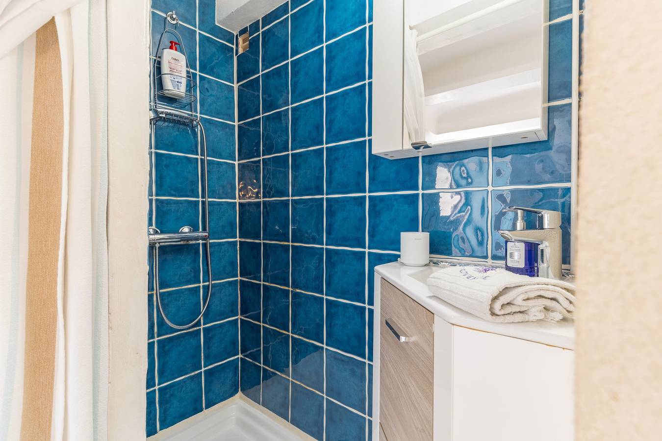 Chambre d’hôtes « Océan » avec vue sur le lac, Wi-Fi et climatisation in Sainte-Croix-du-Verdon, Parc naturel régional du Verdon