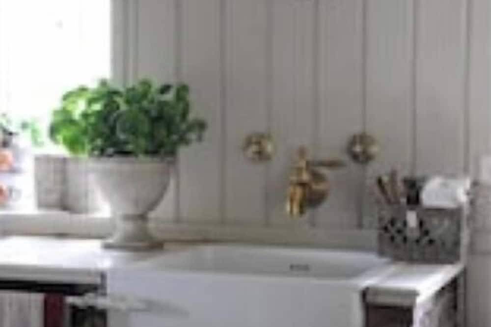 Vacation home Marie Antoinette - your oasis of peace by the river in Berne, Wesermarsch
