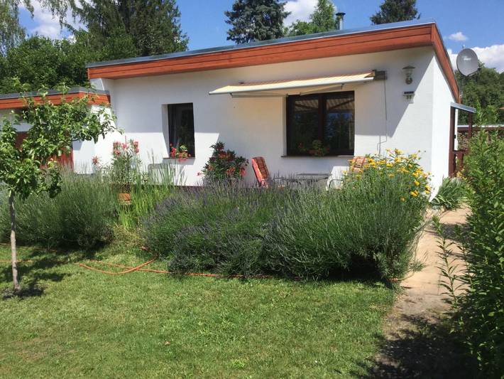 Bungalow für 4 Personen, mit Terrasse und Garten