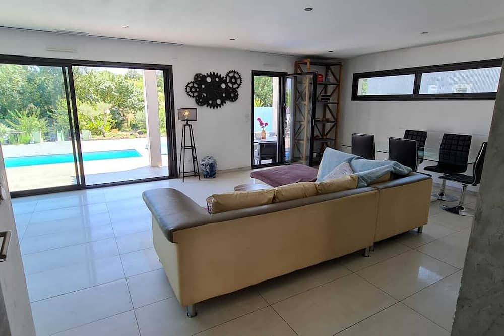 Magnificent villa with heated pool and jacuzzi in Murviel-lès-Montpellier, Côte d'Améthyste