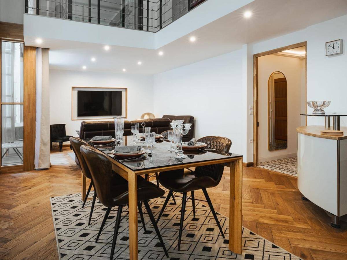 Appartement entier, Ultra-Central Luxury Duplex in Besançon, Doubs