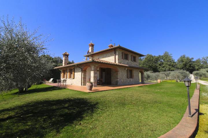 Location de vacances pour 8 personnes, avec jardin et piscine à Sinalunga - 2