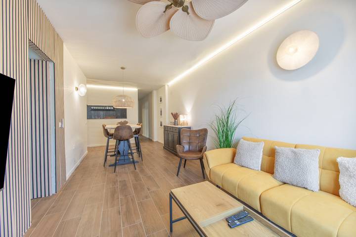 Appartement entier, Appartement 'Fmr Avenida Almería' avec terrasse privée, balcon et Wi-Fi in Carboneras, Costa de Almería