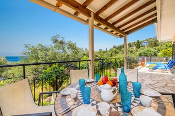 Villa for 6 People in Nissaki, Corfu, Photo 2