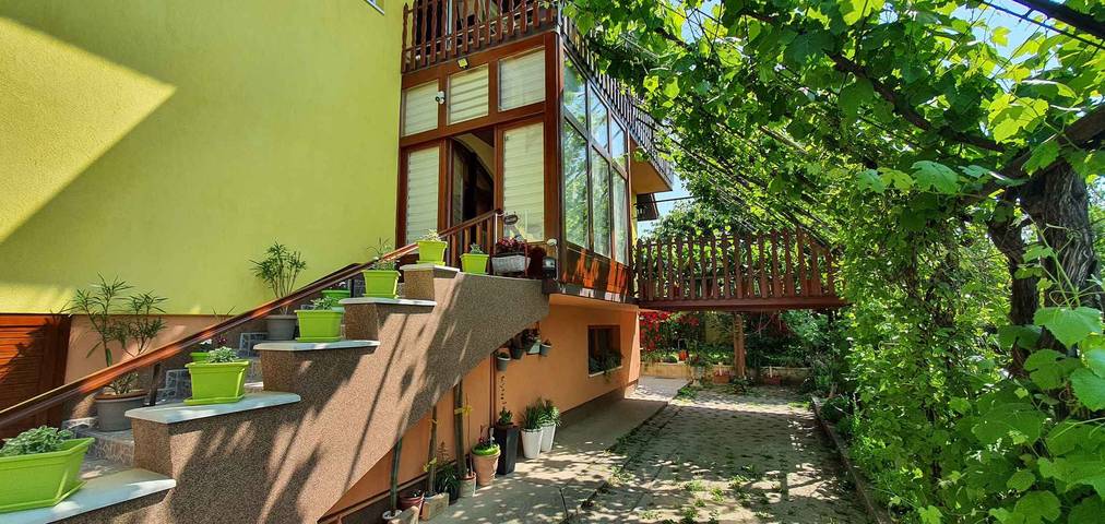 Ganze Ferienwohnung, Ferienwohnung mit Garten, Grillmöglichkeit und Internetzugang in Balatonboglar, Plattensee Südufer