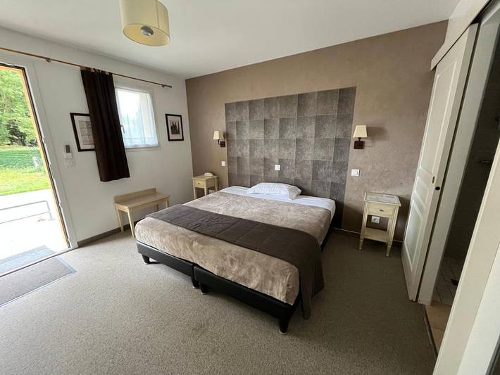 Hôtel pour 3 personnes, avec jardin à Tennie