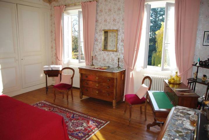 Location de vacances pour 2 personnes, avec jardin ainsi que piscine et vue dans Belleville-en-Beaujolais - 4