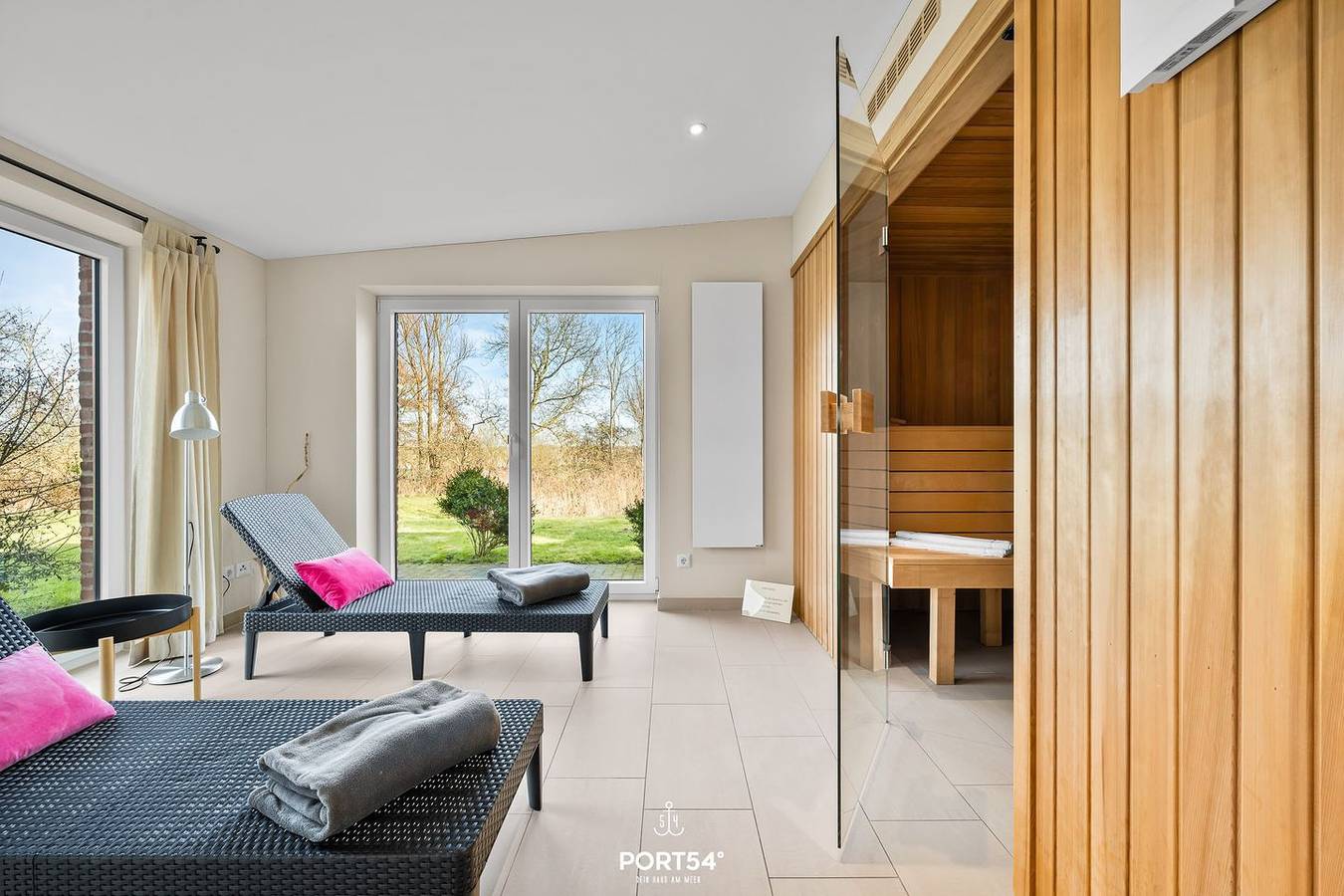 Ganze Wohnung, Ferienwohnung Lille Hus 2 in St. Peter-Ording mit Gemeinschaftssauna und Balkon in St. Peter-Ording, Eiderstedt